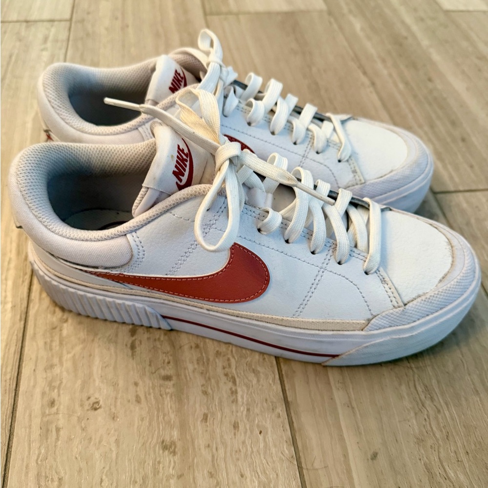 Nike White Low-Top Sneakers with rose pink Swoosh - Picture 2 of 4